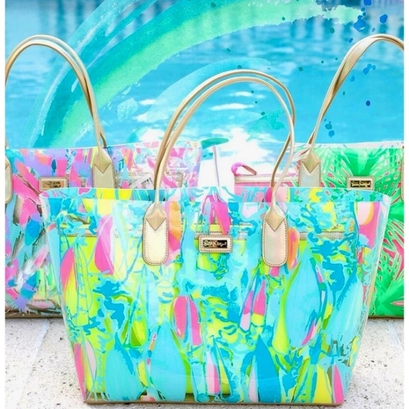Lilly Pulitzer Breezy 2 Piece Tote Bag. - Picture 2 of 16